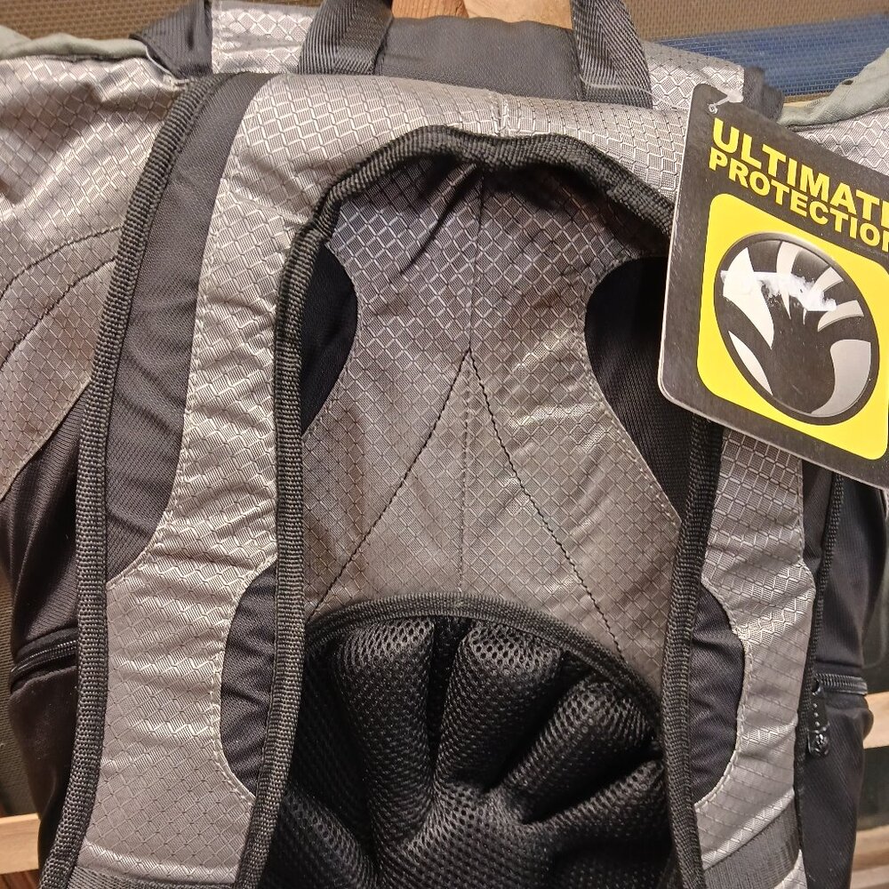 NWT Slappa Kampus 16 in Back Pack Grey